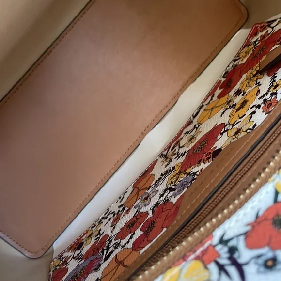 NWT Gorgeous Tory Burch Kerrington Zip Tote. - Picture 10 of 13